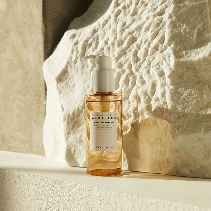 Madagascar Centella Light Cleansing Oil 200ml - Korean Beauty Avenue